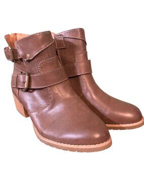 Eurosoft Brown Ankle Boots With Buckle Detail & Stacked Heel Size 7.5M Rear Zipp